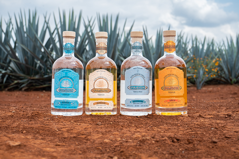 //pasiontequilas.com/cdn/shop/files/bottle_5.png?v=1702448699