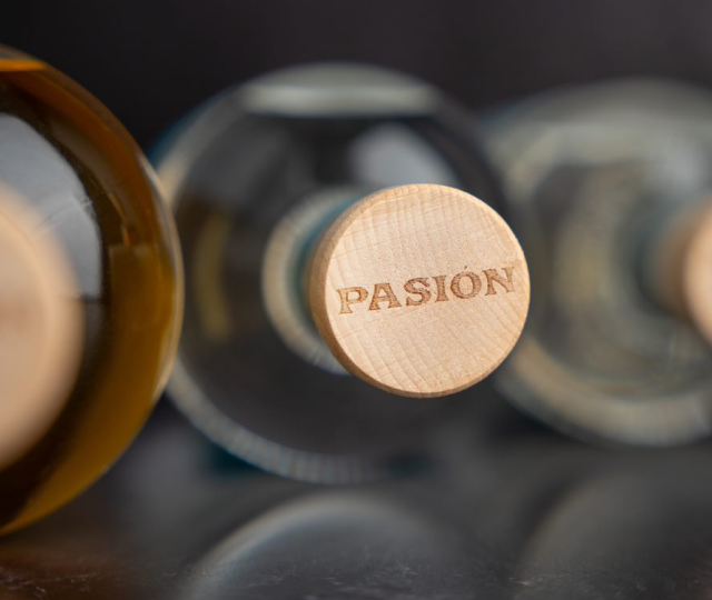 //pasiontequilas.com/cdn/shop/files/process_9.png?v=1702452660